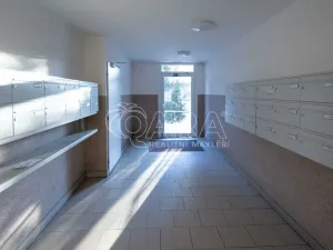 Pronájem bytu 3+1, Praha - Prosek, Jablonecká, 68 m2