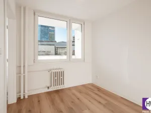 Pronájem bytu 2+kk, Praha, Hvězdova, 42 m2