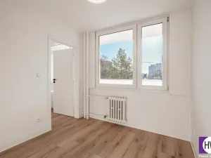 Pronájem bytu 2+kk, Praha, Hvězdova, 44 m2
