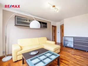 Pronájem bytu 2+1, Praha - Troja, Svídnická, 40 m2