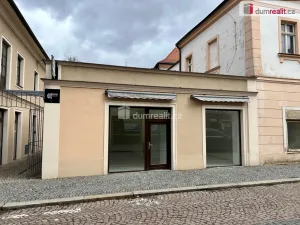 Pronájem obchodního prostoru, Kolín - Kolín I, Karlovo náměstí, 57 m2