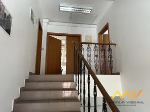 Pronájem kanceláře, Hradec Králové, Československé armády, 128 m2