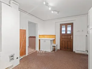 Prodej rodinného domu, Bašť, Předbojská, 58 m2