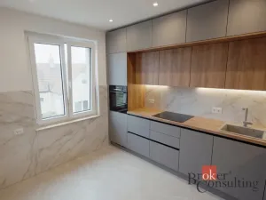 Prodej rodinného domu, Praha - Lochkov, Na písku, 205 m2