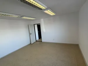 Pronájem kanceláře, Králův Dvůr, Tovární, 38 m2