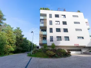 Pronájem bytu 2+kk, Praha, Azzoniho, 51 m2