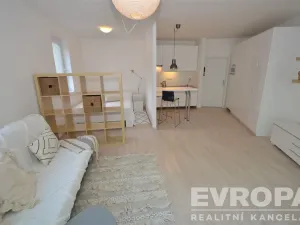 Pronájem atypického bytu, Praha - Hostivař, Na Plískavě, 47 m2