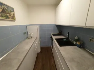 Pronájem bytu 2+kk, Praha - Kobylisy, Frýdlantská, 43 m2