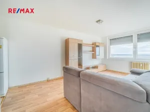 Prodej bytu 2+kk, Odolena Voda, Dolní náměstí, 43 m2