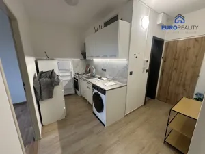 Pronájem bytu 2+kk, Karlovy Vary, Dvořákova, 38 m2