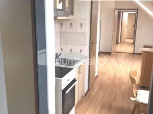 Pronájem bytu 2+kk, Praha - Kobylisy, Zenklova, 50 m2