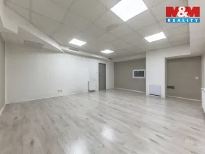 Pronájem obchodního prostoru, Liberec - Liberec IV-Perštýn, nám. Dr. E. Beneše, 100 m2