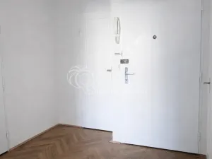 Pronájem bytu 2+kk, Praha - Nové Město, Na slupi, 50 m2