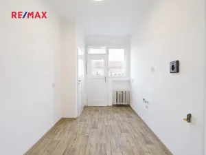 Prodej bytu 3+1, Praha - Strašnice, U kombinátu, 77 m2