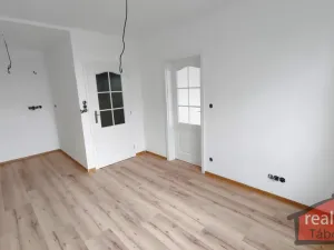 Prodej bytu 2+kk, Nupaky, Nupacká, 42 m2