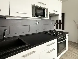 Pronájem bytu 1+1, Chomutov, Kundratická, 33 m2