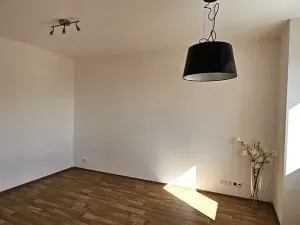 Pronájem bytu 1+kk, Brno, Tkalcovská, 32 m2