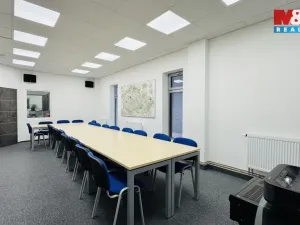 Pronájem kanceláře, Klecany, V Honech, 179 m2