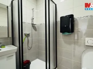 Pronájem kanceláře, Klecany, V Honech, 179 m2