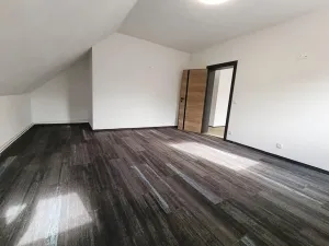 Pronájem skladu, Praha - Březiněves, Na hlavní, 331 m2