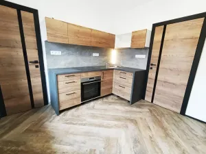 Pronájem skladu, Praha - Březiněves, Na hlavní, 331 m2