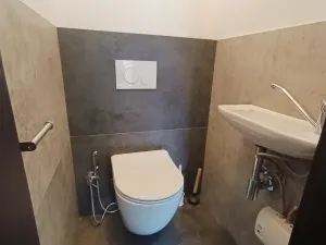 Pronájem skladu, Praha - Březiněves, Na hlavní, 331 m2