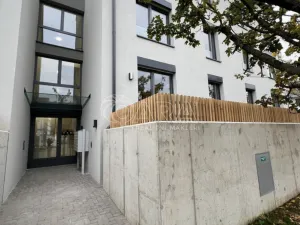 Pronájem bytu 1+kk, Praha, Ďáblická, 28 m2