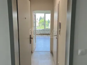 Pronájem bytu 1+kk, Praha, Ďáblická, 28 m2