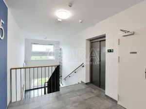 Pronájem bytu 2+kk, Praha - Uhříněves, Karla Guta, 58 m2