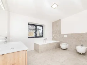 Prodej vícegeneračního domu, Chocerady, 245 m2