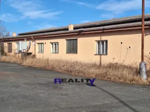Pronájem výrobních prostor, Vroutek, Vidhostická, 1000 m2