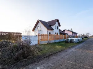 Prodej rodinného domu, Běrunice, Spojovací, 140 m2