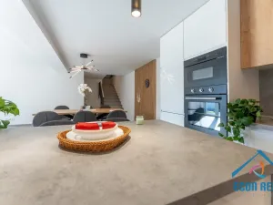 Pronájem rodinného domu, Praha, Na konečné, 224 m2