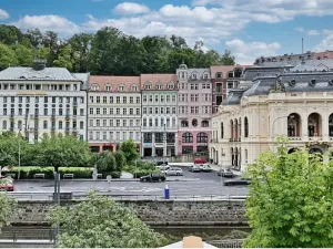Prodej bytu 3+1, Karlovy Vary, Divadelní náměstí, 113 m2