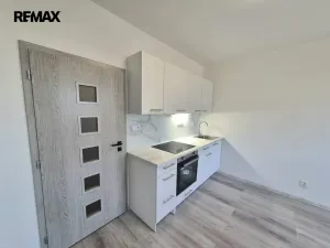 Pronájem bytu 2+kk, Milovice, Slepá, 51 m2