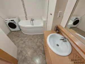 Pronájem bytu 2+kk, Praha, Benická, 80 m2