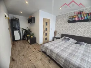 Prodej bytu 2+1, Chomutov, Holešická, 62 m2