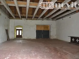 Prodej historického objektu, Hatín - Jemčina, 2500 m2