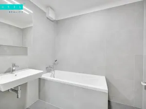 Pronájem bytu 2+kk, Olomouc - Slavonín, Topolová, 55 m2