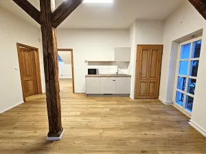 Pronájem kanceláře, Praha, Vinopalnická, 104 m2