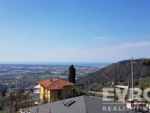 Pronájem vily, Massarosa, Itálie, Via Pisa, 200 m2