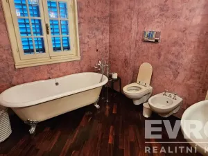 Pronájem vily, Massarosa, Itálie, Via Pisa, 200 m2