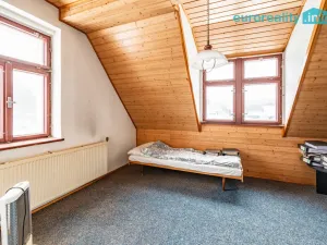 Prodej výrobních prostor, Libá, 1011 m2