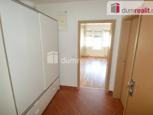 Pronájem bytu 1+kk, Praha - Modřany, Pískařská, 39 m2