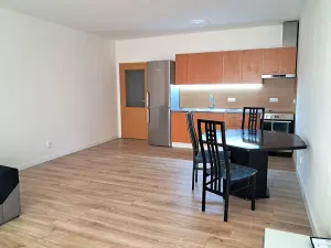 Pronájem bytu 2+kk, Jesenice, Za Rybníkem, 56 m2