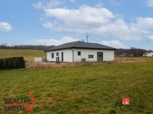 Prodej rodinného domu, 1639 m2