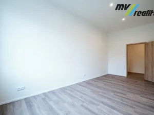 Prodej bytu 2+1, Milovice, Topolová, 66 m2