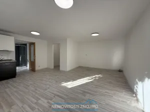 Pronájem kanceláře, Znojmo, Velká Michalská, 35 m2