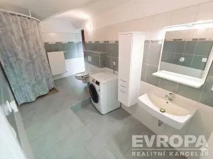 Prodej rodinného domu, Bezvěrov - Chudeč, 180 m2