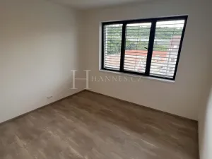 Pronájem bytu 2+kk, Praha - Karlín, U Sluncové, 65 m2